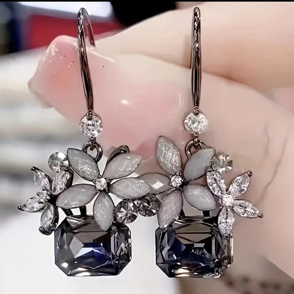 Elegant Floral Drop Earrings